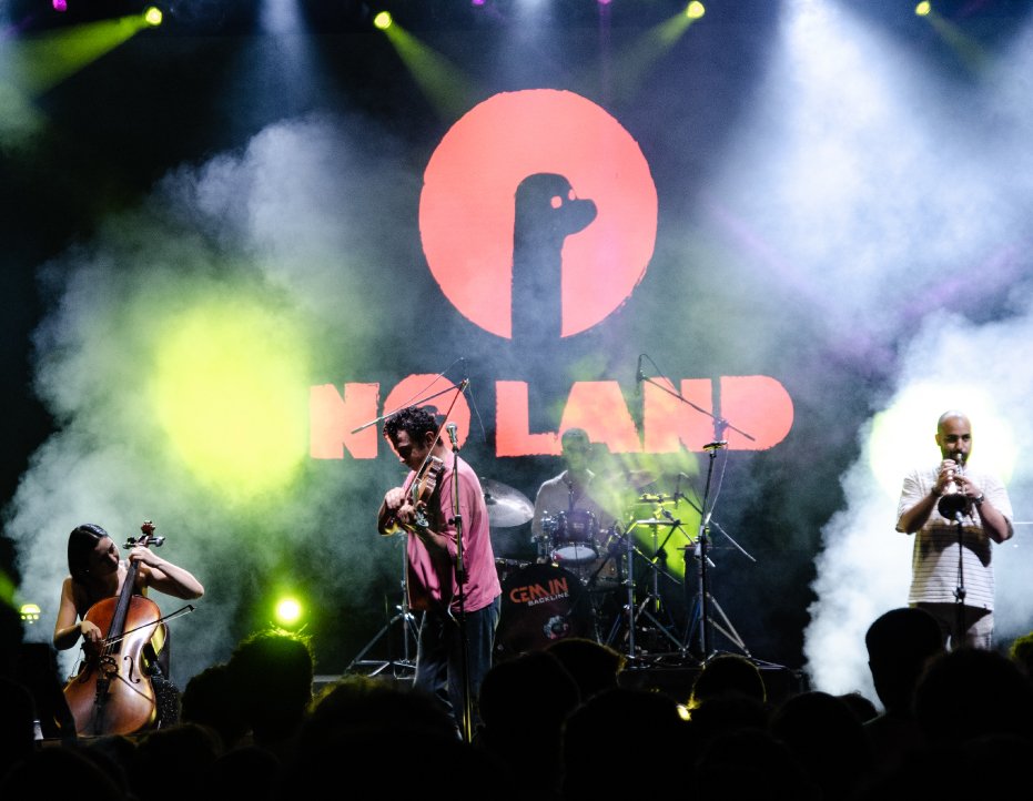 NO LAND