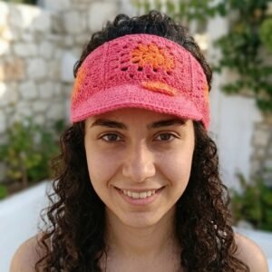 Pembe Çiçek Motifli Örgü Vizör Şapka | Turuncu Çiçek Detaylı Şık Tasarım